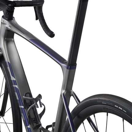 Maantiepyörä GIANT Defy Advanced 1, Charcoal/Milky Way (M/L)