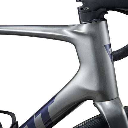 Maantiepyörä GIANT Defy Advanced 1, Charcoal/Milky Way (M/L)