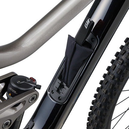 Maastopyörä GIANT Reign 29 2, musta/metalli (M)