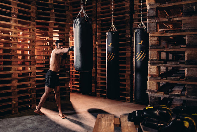 Nyrkkeilykassi Tunturi Classic Boxing Bag 100 cm, sis. Ketju