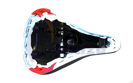 Lasten satula, valkoinen, vaaleanpunainen, kukilla