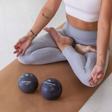 Voimistelupallo TUNTURI Yoga Toningball 1,5kg, antrasiitti