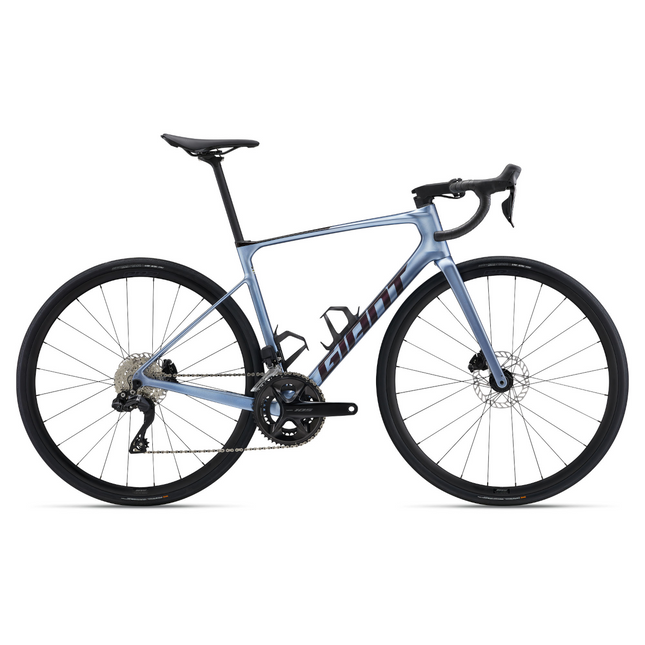Maantiepyörä GIANT Defy Advanced 1 (2025) Pakkasenhopea (L)