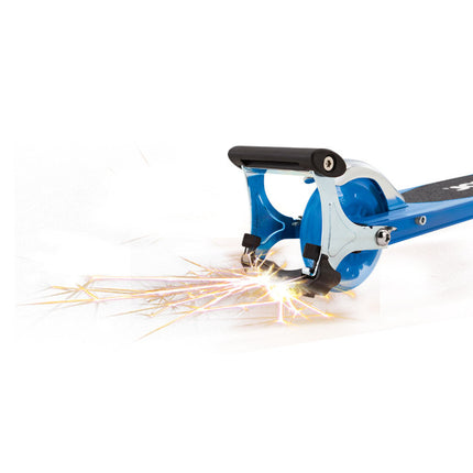 Razor S Spark kipinöitä ammuttava skootteri